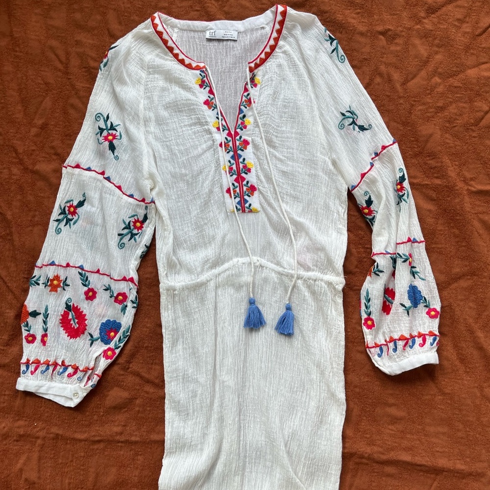 Zara White Contrasting Embroidered Summer Dress